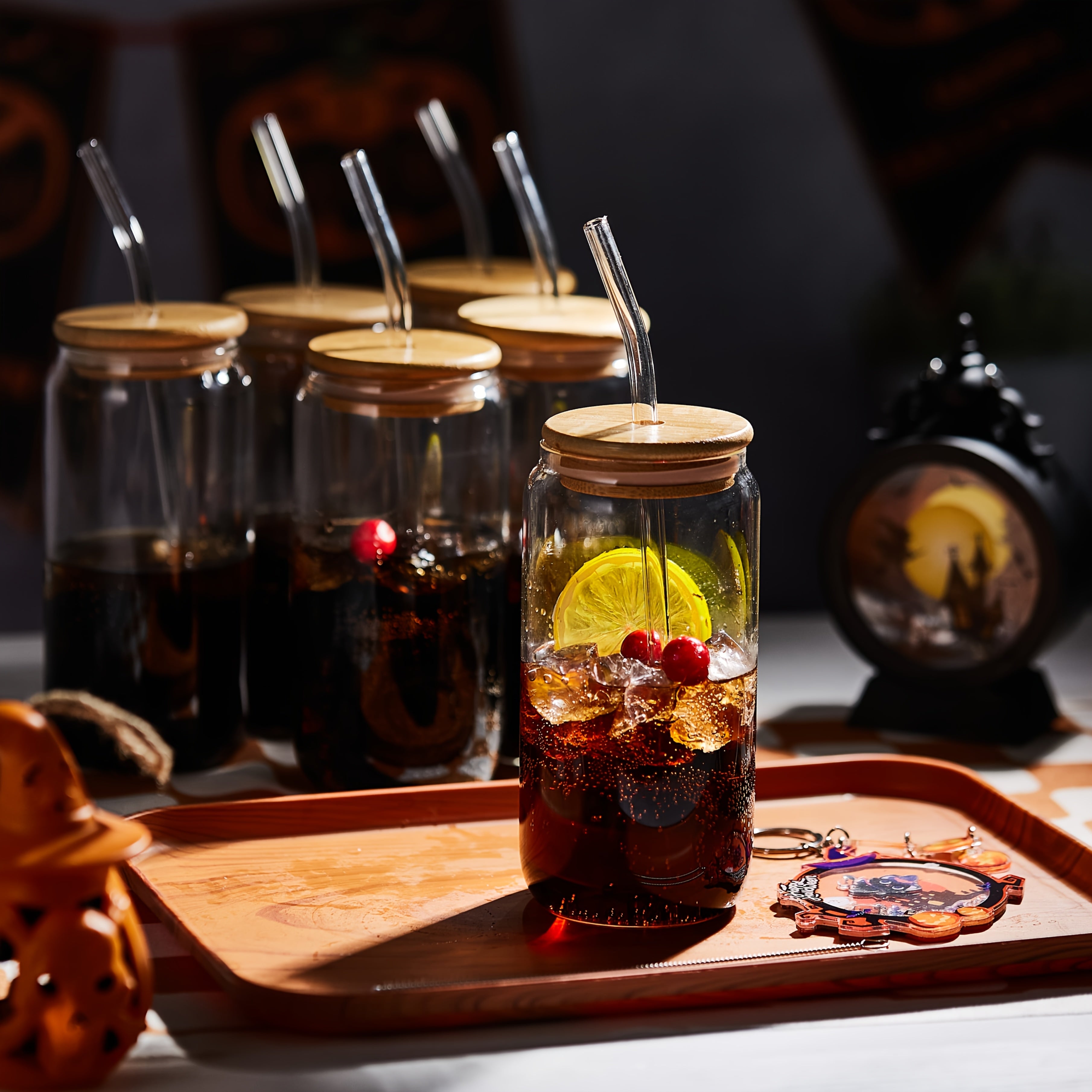 4pcs, 18.6oz/550ml, Including Bamboo Lid, Straw, Straw Brush Glass Set, with A Smooth And Pleasing Contour Design Similar to Traditional Aluminum Cans. It Is Definitely An Ideal Container for Iced Coffee, Milk Tea, Soda Water, Juice